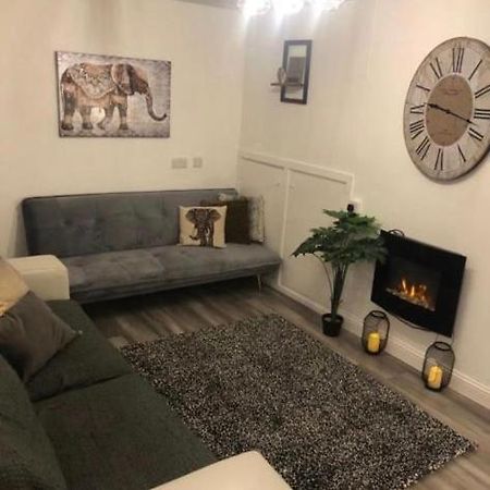 Lovely Ground Floor Apartment With Easy Parking. Belfast Exteriör bild
